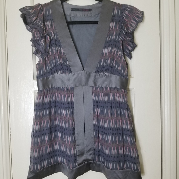 DEVELOPMENT BY ERICA DAVIES gray silk print top - Picture 1 of 8